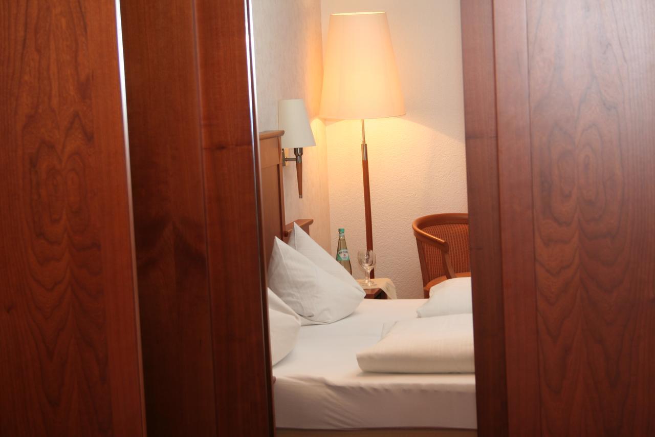 Gasthof & Hotel Goldene Krone Iphofen Ngoại thất bức ảnh