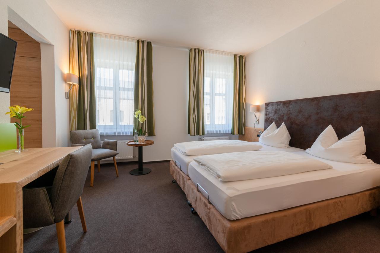 Gasthof & Hotel Goldene Krone Iphofen Ngoại thất bức ảnh