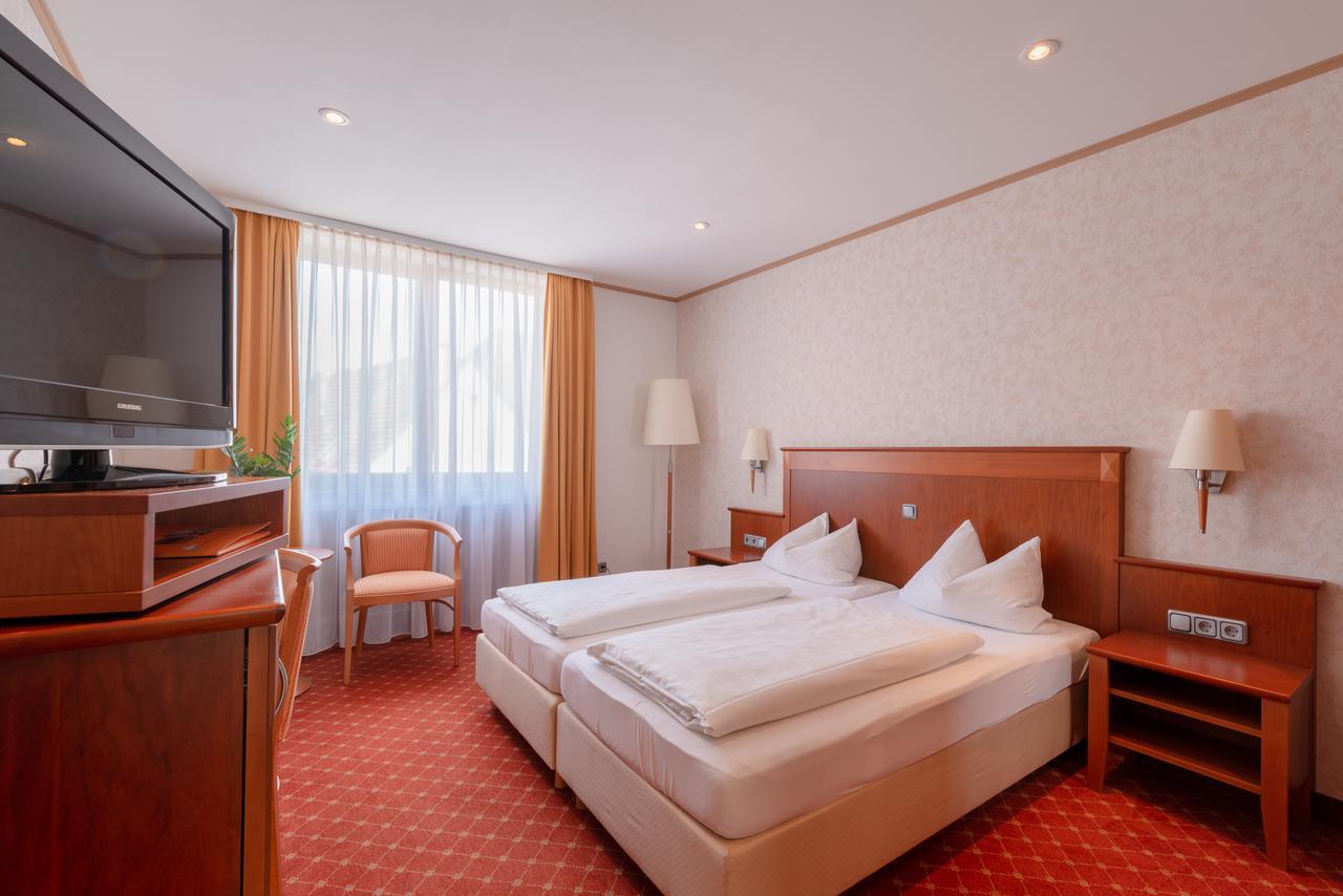 Gasthof & Hotel Goldene Krone Iphofen Ngoại thất bức ảnh